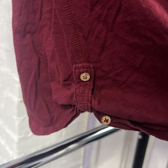 Maroon Hollister 3/4 sleeve - Picture 4 of 5